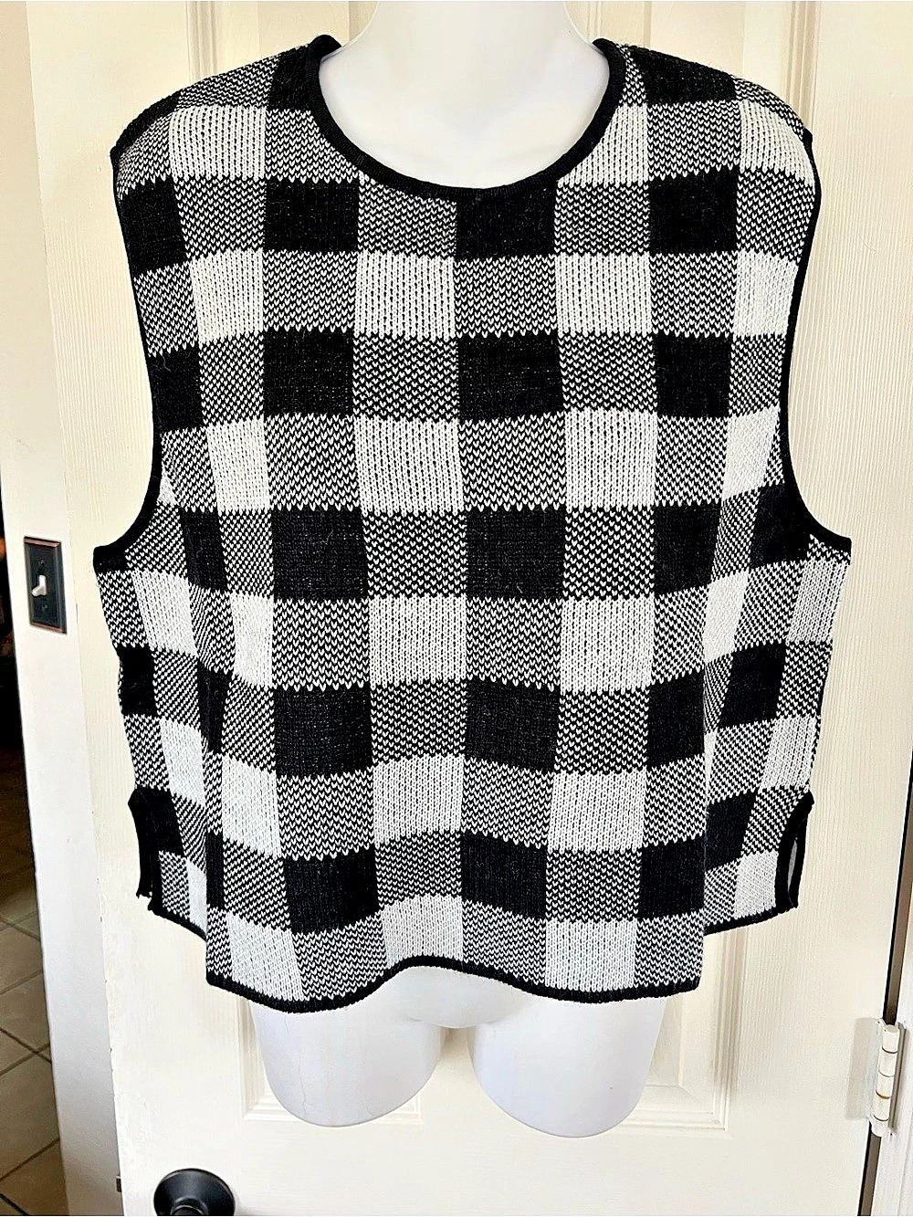 NWT Pomander Place Black Buffalo Check Sweater Vest XL